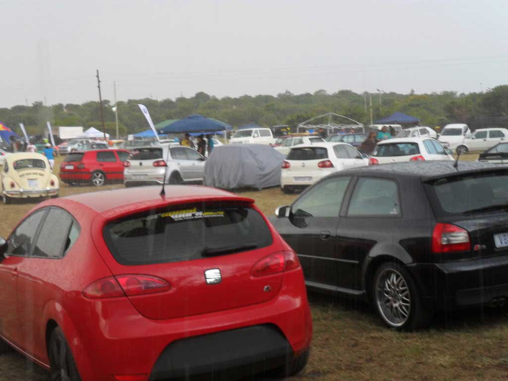 VW Golf 6 GTI DSG and a Mercedes-Campfest 2012